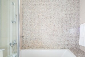 Badewanne, Seife, Shampoo