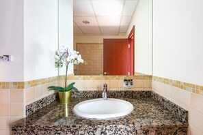 Bathtub