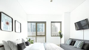 1 bedroom, laptop workspace, iron/ironing board, WiFi - Minutes From JBR Beach! Beautiful 1BR in Marina! (Dubai)
