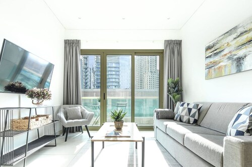 Minutes From JBR Beach! Beautiful 1BR in Marina!
