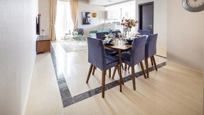 Interior - Resplendent 2BR Apartment In The Heart Of Downtown Dubai (Dubai)