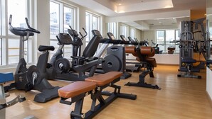 Fitness facility - Impressive 2BR Loft W/ Study In Downtown Dubai (Dubai)