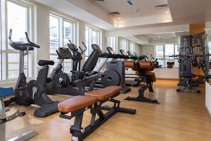 Fitness facility - Impressive 2BR Loft W/ Study In Downtown Dubai (Dubai)