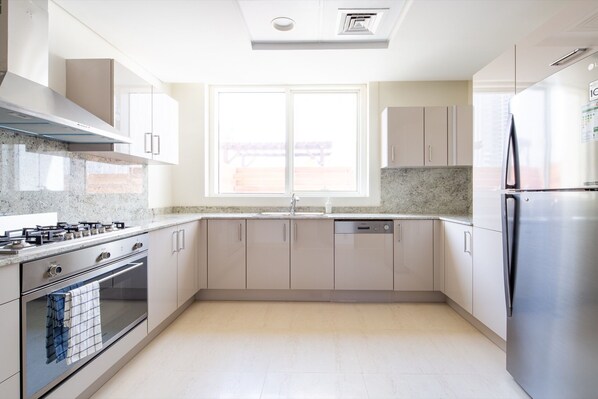 Microwave, oven, stovetop, dishwasher