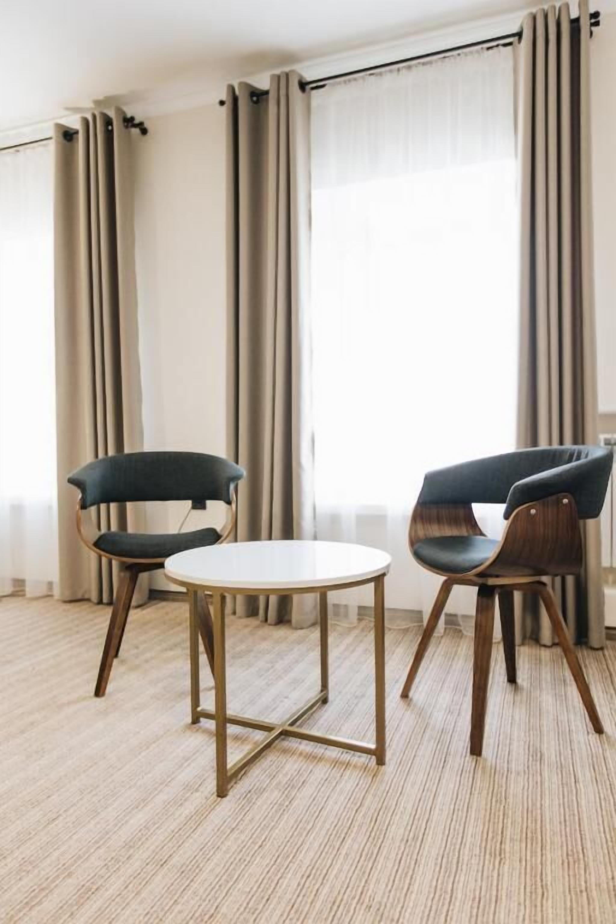 Suite | Living area | TV