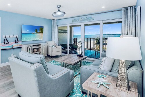 Top Floor Beachfront & Sunset Views! Walk to Everything! Smart TVs + Workspace!