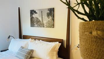 3 habitaciones, tabla de planchar con plancha, wifi y ropa de cama