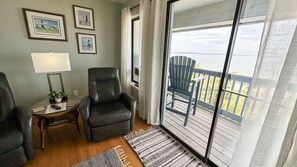 TV - Waterfront! Top floor, corner unit. Beautiful beach & water views! (Tybee Island)
