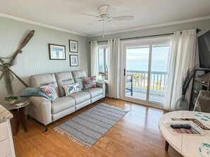 TV - Waterfront! Top floor, corner unit. Beautiful beach & water views! (Tybee Island)
