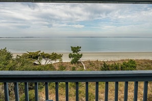 Property grounds - Waterfront! Top floor, corner unit. Beautiful beach & water views! (Tybee Island)