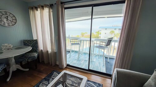 Amazing Beach and Water Views! Top Floor! Smart TVs and WiFi.  Sleeps 2