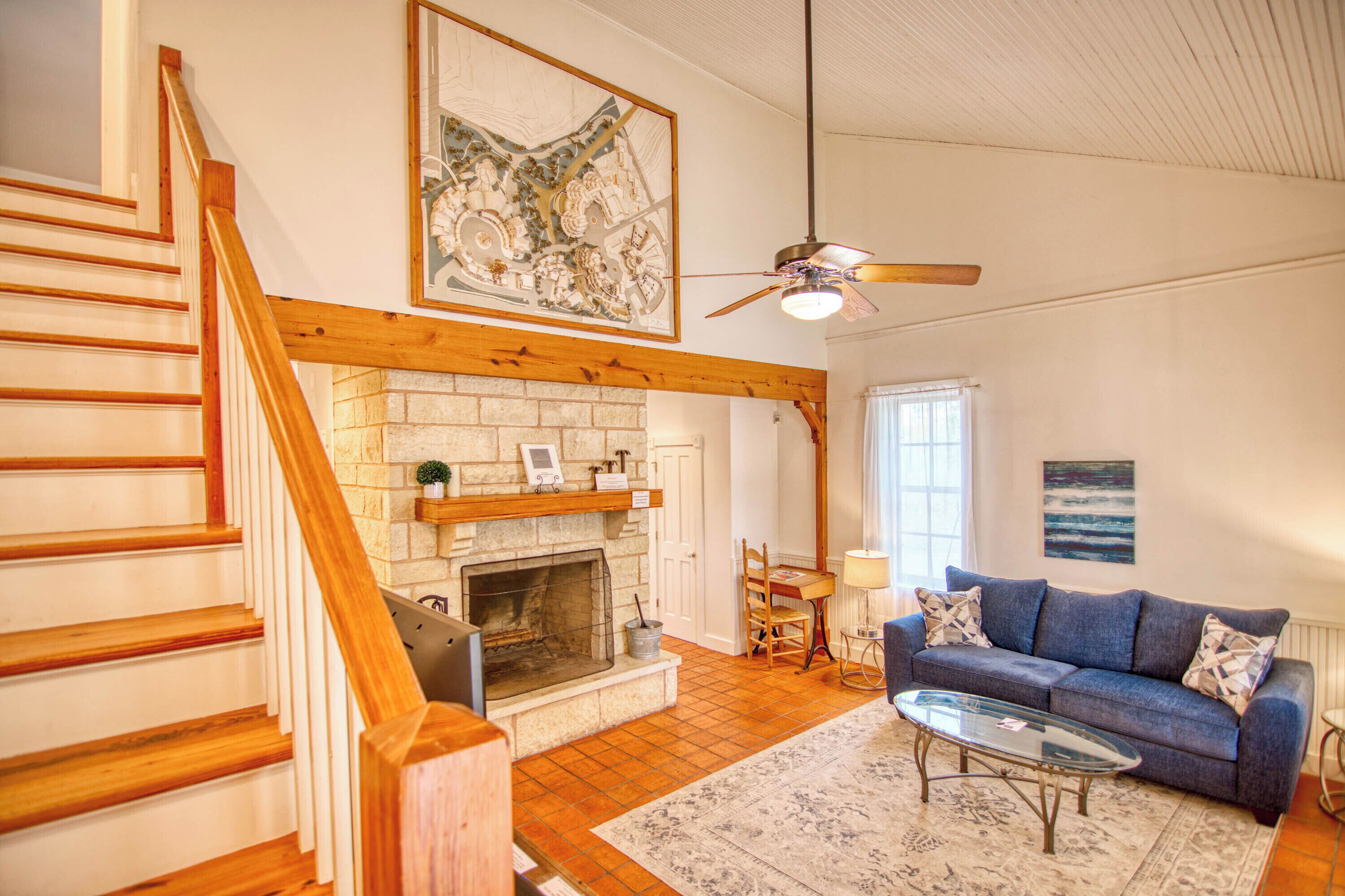 Romantic One Bedroom Sunday House 1 Blk off Main Street