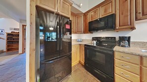 Refrigerador, microondas, horno y lavavajillas