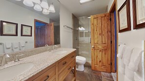 Douche, serviettes fournies