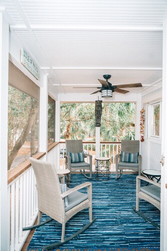 Charming Wild Dunes Cottage with free golf cart