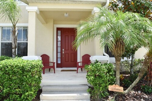 Spacious Luxurious 6 Bedroom 5 Bath Villa Sleeps 12 Pool, Jacuzzi, near Disney