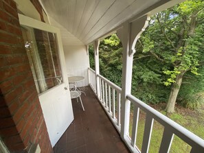 Standard Double Room | Balcony - Pickwicks Guest House (Oxford)