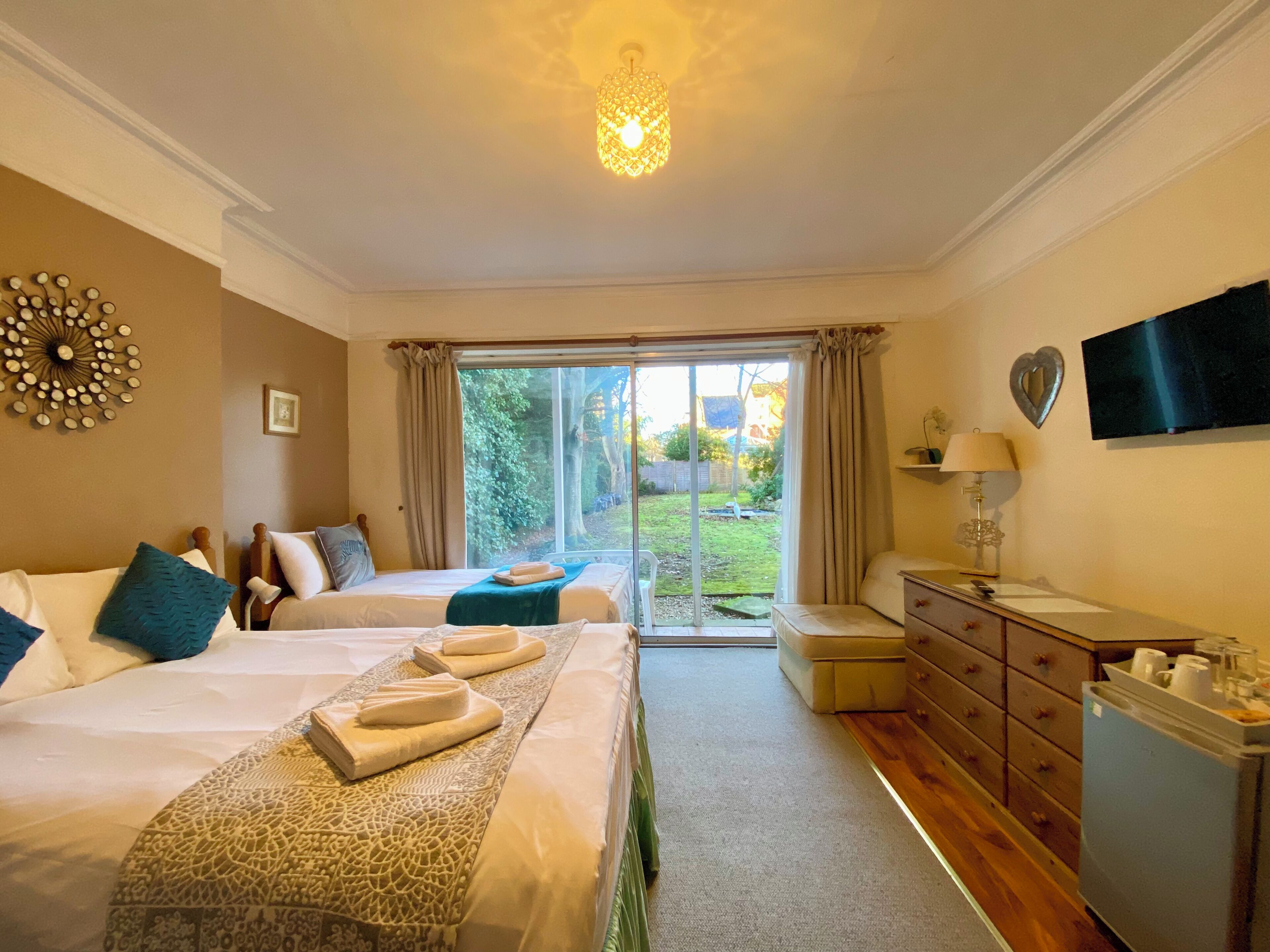 Desk, laptop workspace, iron/ironing board, free WiFi