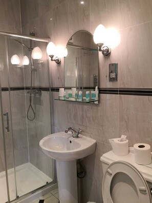 Bathroom - Pickwicks Guest House (Oxford)