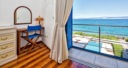 Beachfront twin villa, private heated pools and amazing sea views - Villa Violet