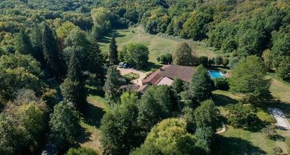 Charming 5 ha estate, catering and activities + barn for small events