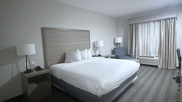 Desk, laptop workspace, iron/ironing board, free WiFi