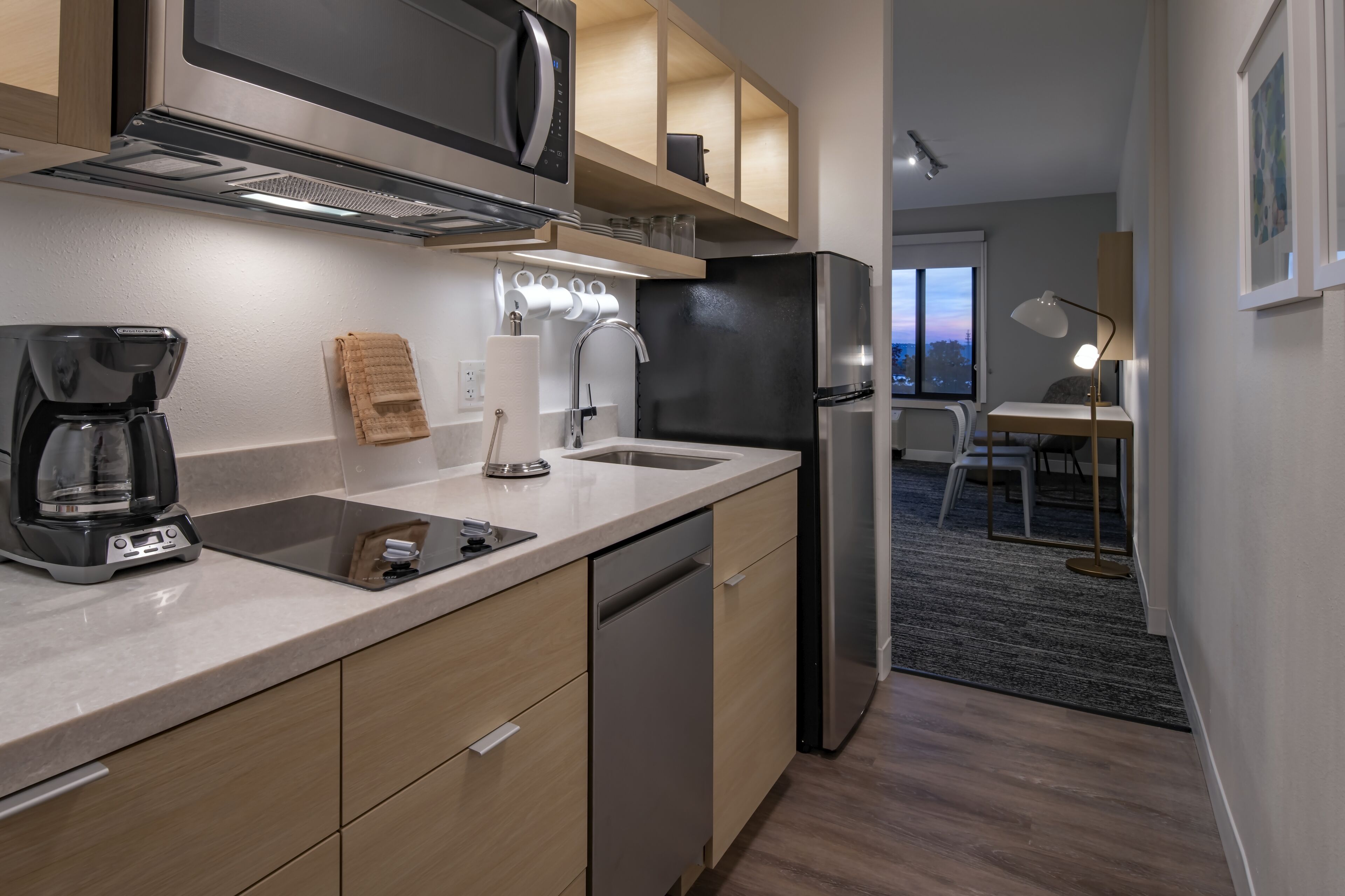 Microones, forn, placa de cuina i rentaplats 