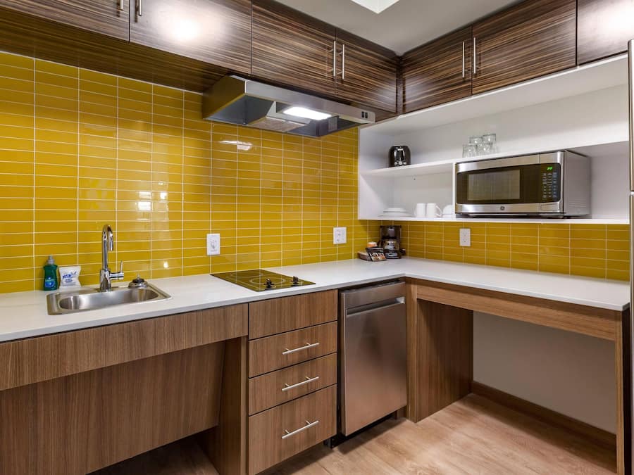 Studio, 2 Queen Beds, Non Smoking (Efficiency) | Desk, laptop workspace, free WiFi, bed sheets