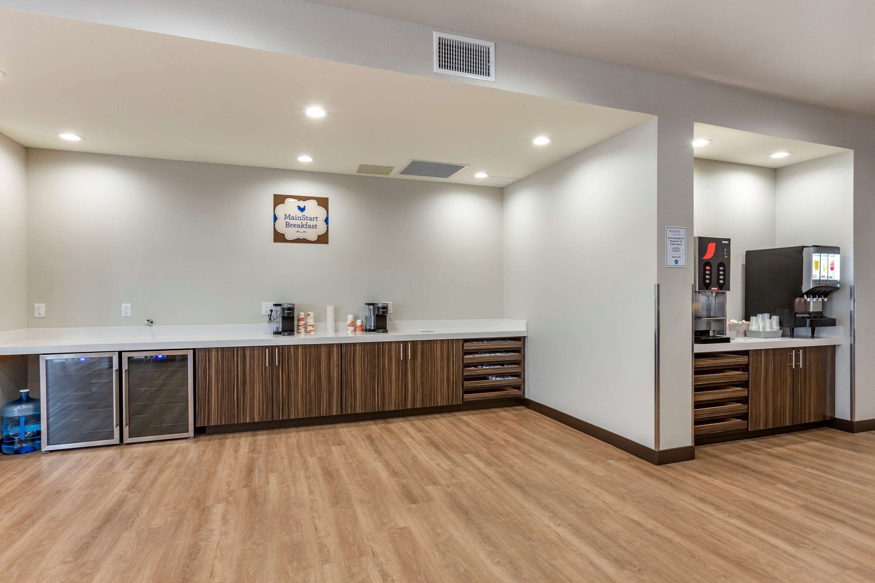 free continental breakfast