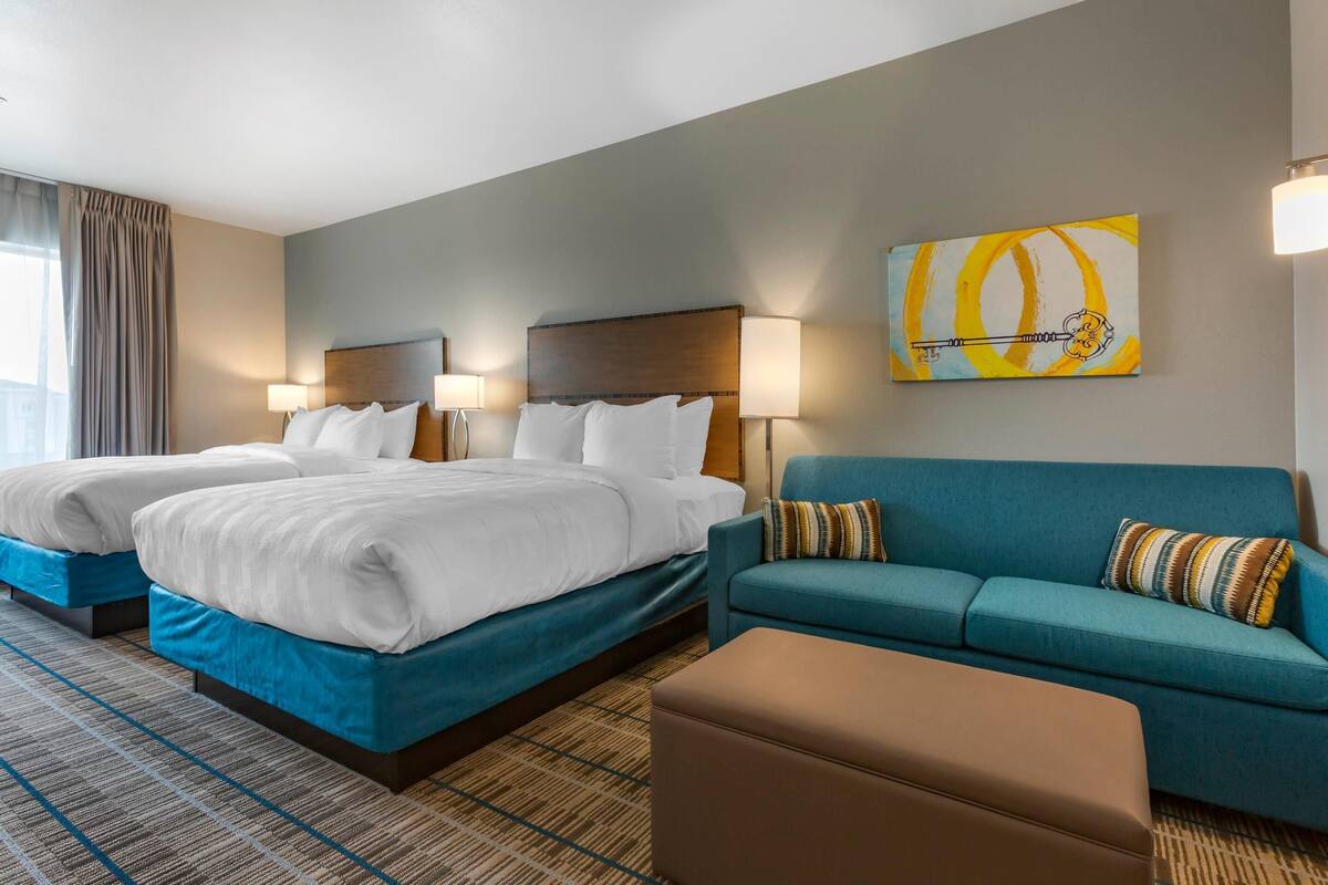Studio, 2 Queen Beds, Non Smoking (Efficiency) | Desk, laptop workspace, WiFi (free), bed sheets