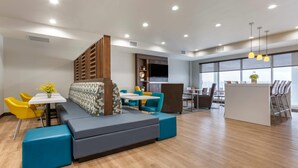 Breakfast area - MainStay Suites Carlsbad South (Carlsbad)