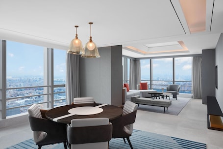Dynasty Suite, 1 King Beds, Executive Lounge Access | Living room | 55-inch LCD TV with cable channels, TV