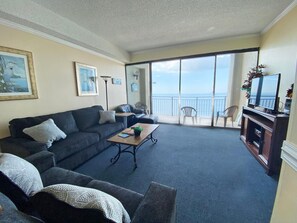 Condo, Multiple Beds (Direct Ocean Front PENTHOUSE! Indoor/) | Living room
