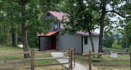 The Cabin at Tall Pine Grove