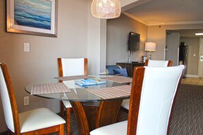 Condo, 1 King Bed (Oceanview Villa with NEW Furniture!) | Private kitchen