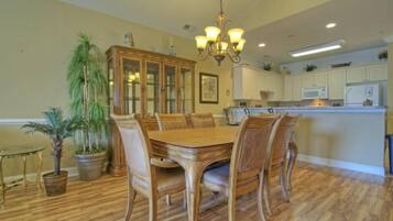 Condo, nhiều giường (Just an 8 Minute Drive to Myrtle Beac) | Bếp riêng