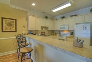 شقة - عدة أسرّة (Just an 8 Minute Drive to Myrtle Beac) | مطبخ خاص