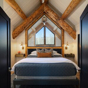 4 bedrooms, desk, iron/ironing board, WiFi - Luxury House Downtown CB with Hot Tub (Crested Butte)