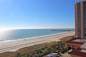 Condo, Plusieurs lits (Beautiful Ocean View! Comfortable & S) | Plage | Sur la plage