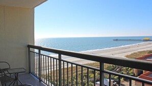 公寓客房, 多張床 (Beautiful Ocean View! Comfortable & S) | 陽台