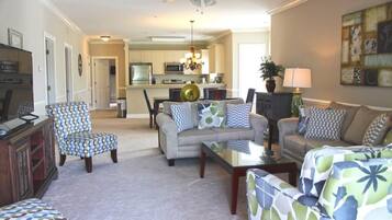 Condo, Multiple Beds (Luxurious Golf Villa Near Broadway at) | Living room