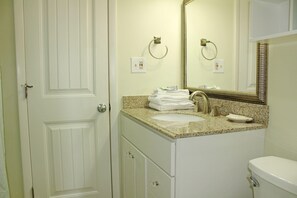 Lejlighed - flere senge (Ocean Dunes Condo Rental - Right near) | Badeværelse