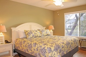 Huoneisto, useita sänkyjä (Spacious Villa Steps from Beach at Ki) | 3 makuuhuonetta, ilmainen Wi-Fi