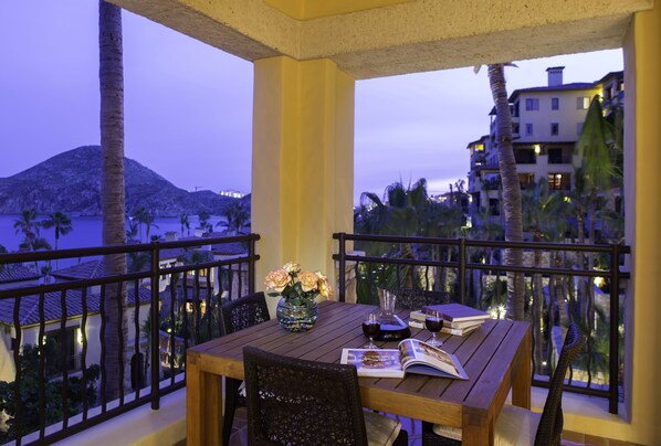Outdoor dining - Hacienda Beach Club Oceanview 4BR home– Prime Cabo Location (Cabo San Lucas,)