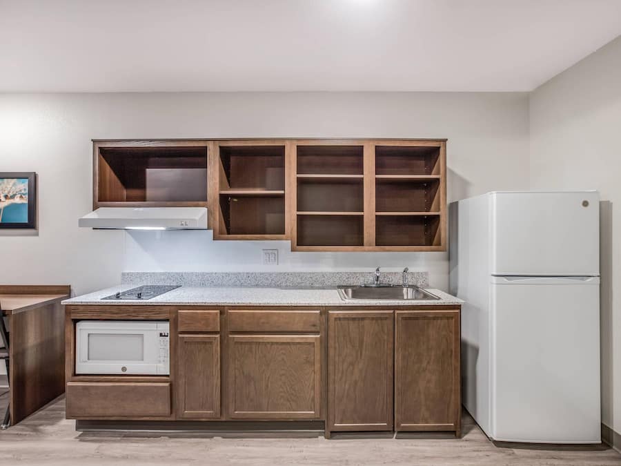 Desk, laptop workspace, blackout drapes, WiFi (free)
