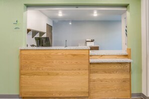 Lobby - WoodSpring Suites Novi Farmington (Northville)