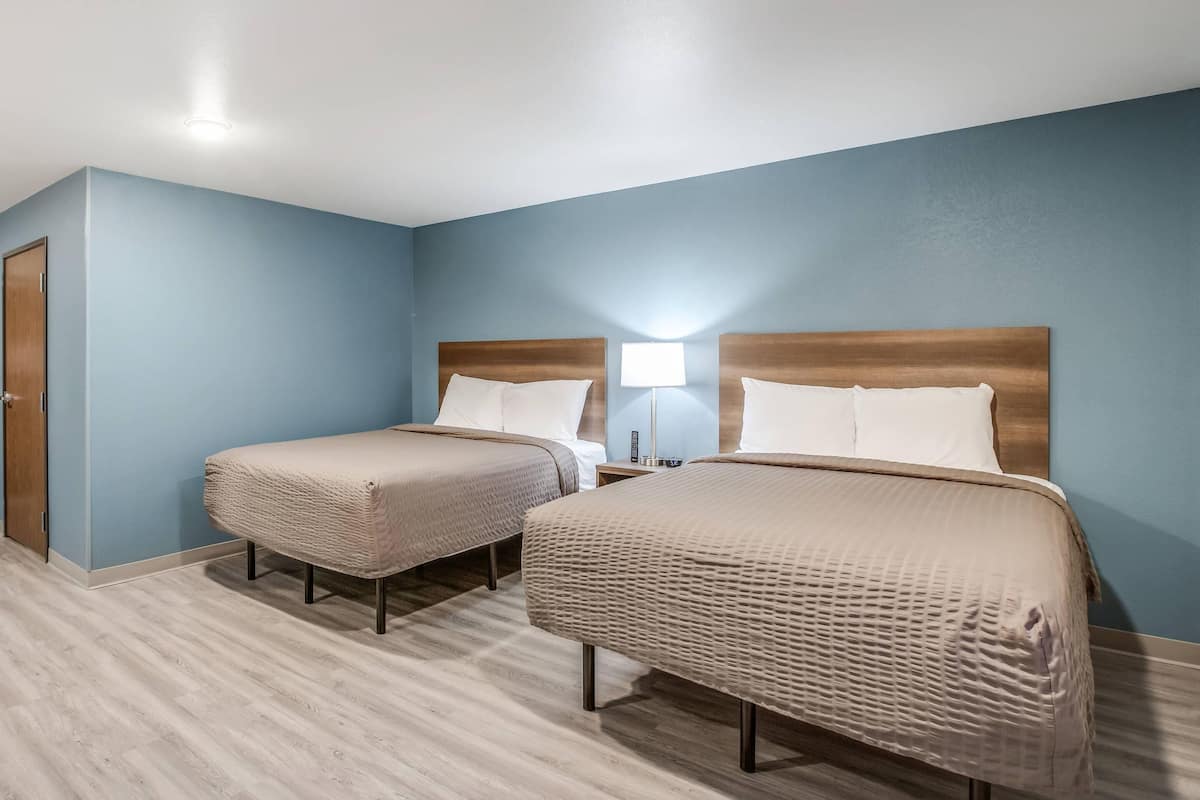 Queen Suite Two Queen Beds Accessible | Desk, laptop workspace, blackout drapes, WiFi (free)