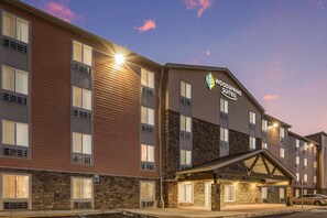 Exterior - WoodSpring Suites Novi Farmington (Northville)