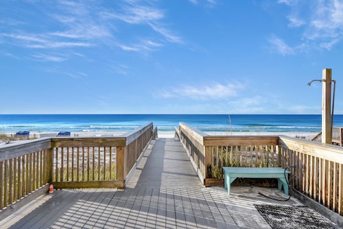 2-Story Penthouse at The Inn at Crystal Beach!  Beachfront Designer 5BR/4BA. Sleeps 14