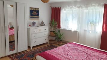 1 Schlafzimmer, Schreibtisch, Bügeleisen/Bügelbrett, kostenloses WLAN